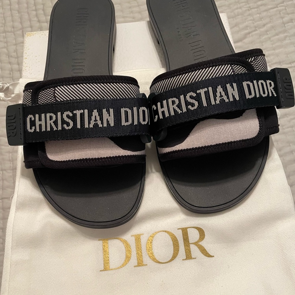 DIOR deep blue Evolution Slide